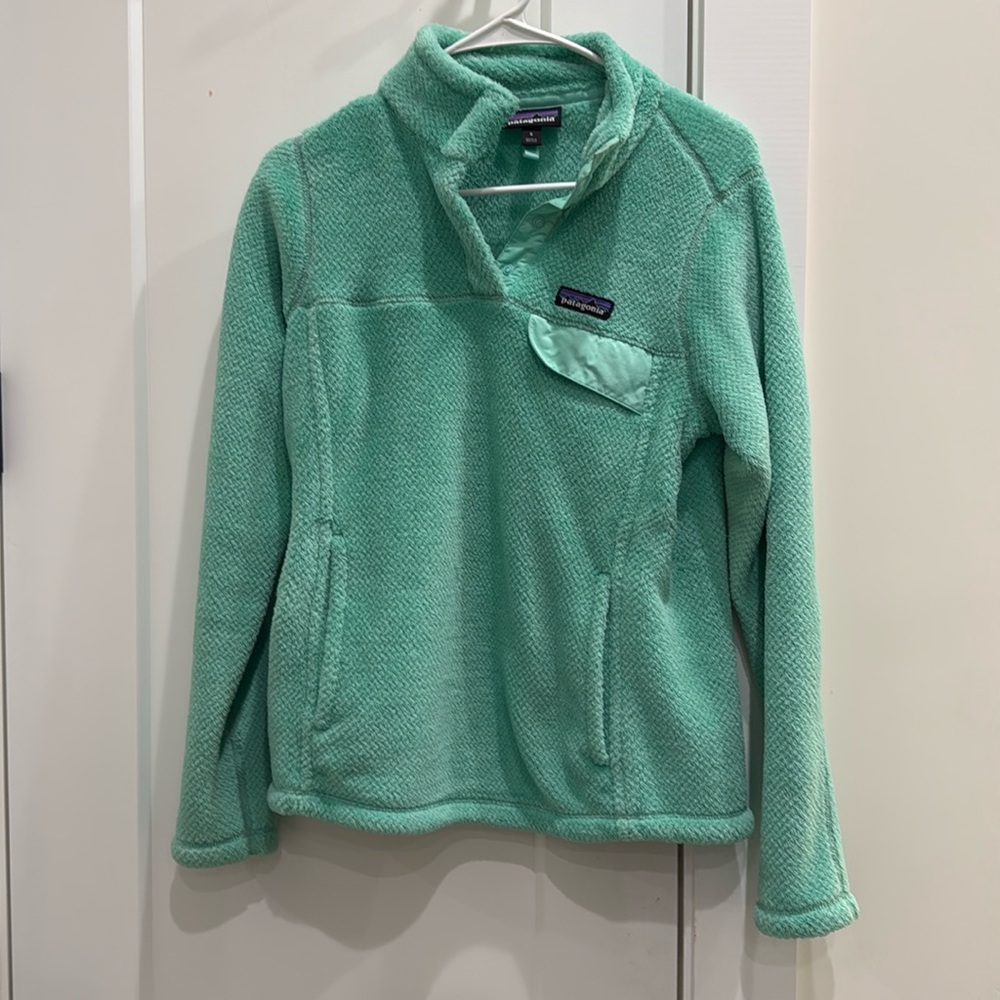 Patagonia pullover size small